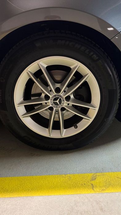 Anvelope de vara 16" Michelin Privacy 4, provenite de pe Mercedes A-Klasse
