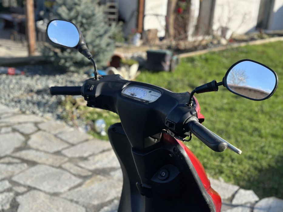 Продаван скутер Yamaha neos 50cc 2t двутактов регистриран с документи