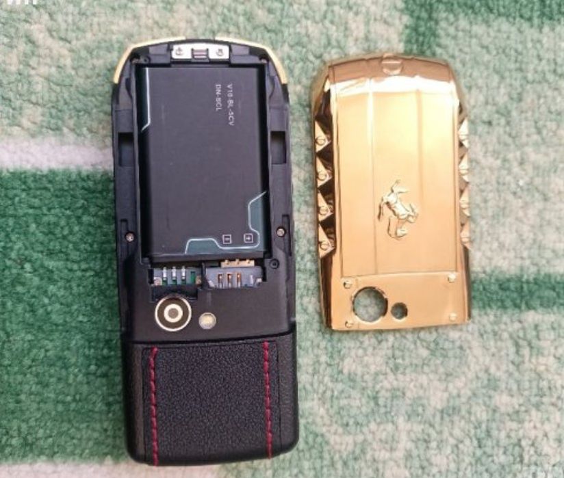 Мобилен телефон марка SERVO с две СИМ карти + кутия + зарядно + калъв