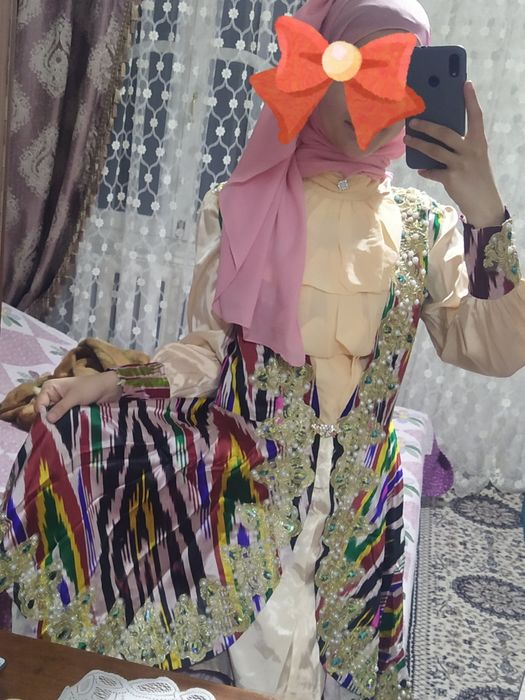 Янги келинла учун чиройли атлас койлак