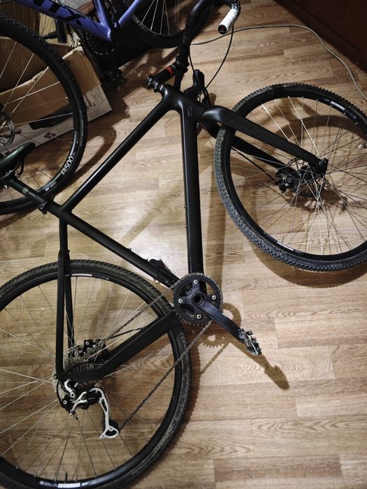 Велосипед циклокрос carbon