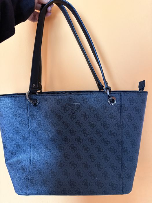 Дамска чанта Guess