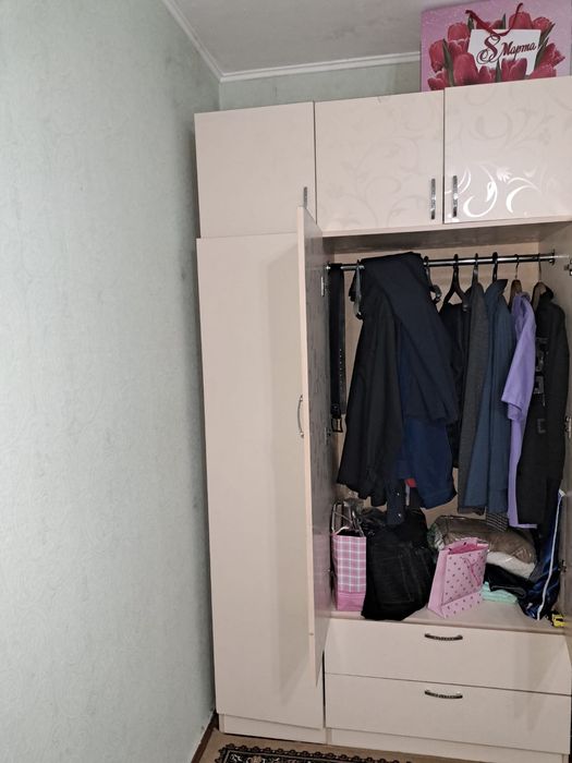Продается Шкаф и зеркало