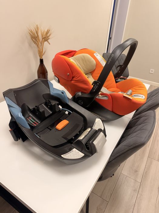 Продам автокресло с базой Cybex Cloud Q 0+