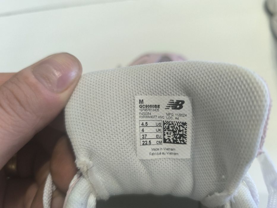 Adidași New Balance,. Model 9060 Abzorb, Pink.