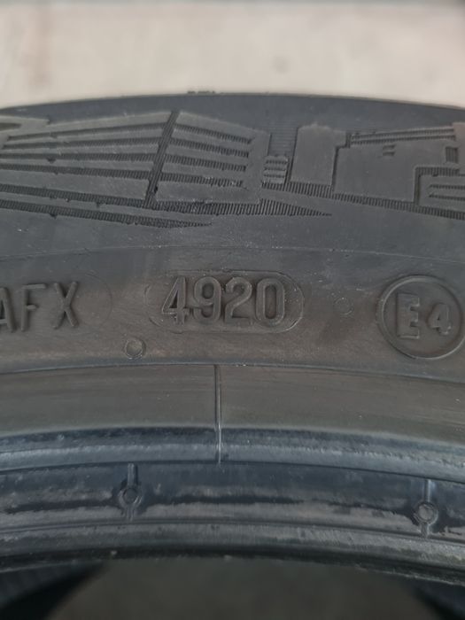Всесезонни гуми 2 броя CONTINENTAL AllSeasonContact 245 45 R18 дот 4920