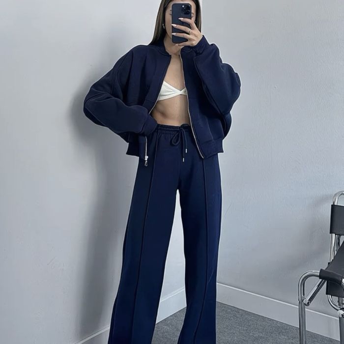 Продам спортивки в двух расцветках