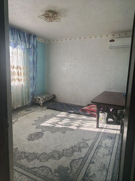 Kvartira , Qorasuvda 42 kv 2 xonali Dom sotiladi
