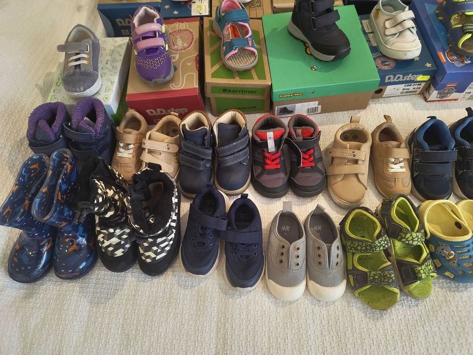 Pantofi de copii - marimi 21-25 - 38 buc