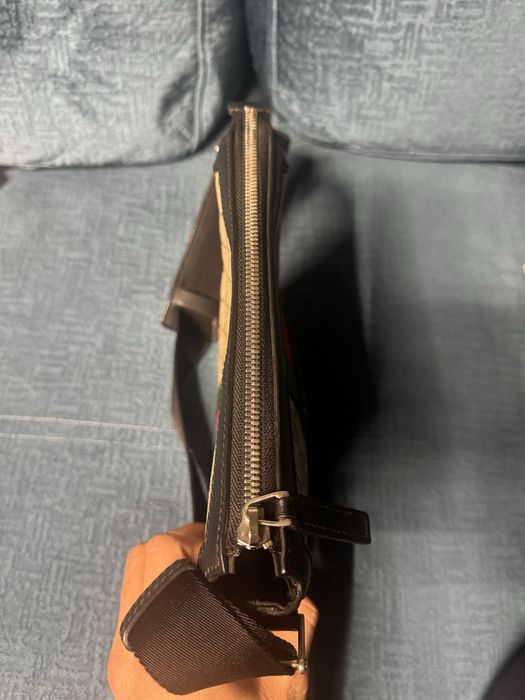 Gucci supreme messenger bag