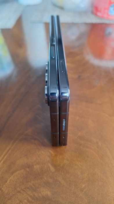 Galaxy Z Fold 5 256GB + 2 кейса