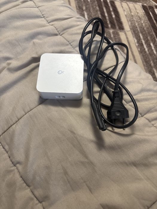Stație de încărcare USB multiplă Poss 4 porturi (cu cablu de alimentare inclus