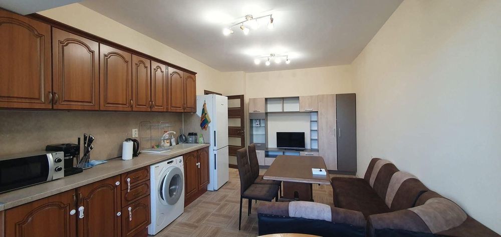 Дава се под наем Тристаен апартамент в София, Дружба 1 - 85 кв.м за 650 € - Снимка #1