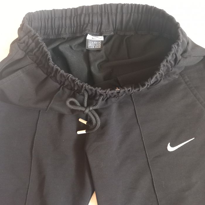 Pantaloni Nike, marimea M, nou fara eticheta, originali
