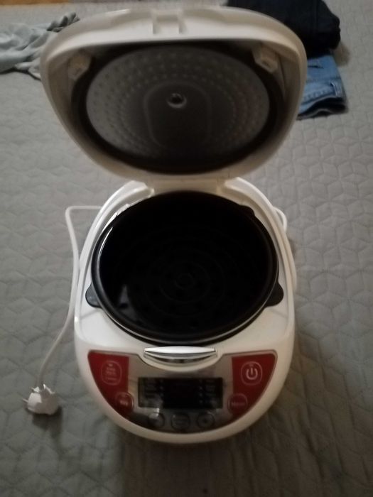 Мултикукър за домашно готвене