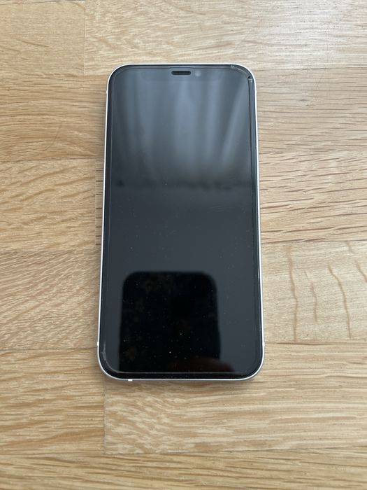 iPhone 12 mini бял