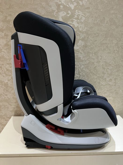Детское автокресло Chicco