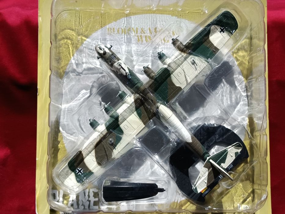 WW2 Machetă avion german 2 modele/ Noi/preț pentru unul !