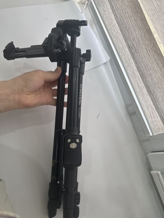 Штатив чёрный для телефона