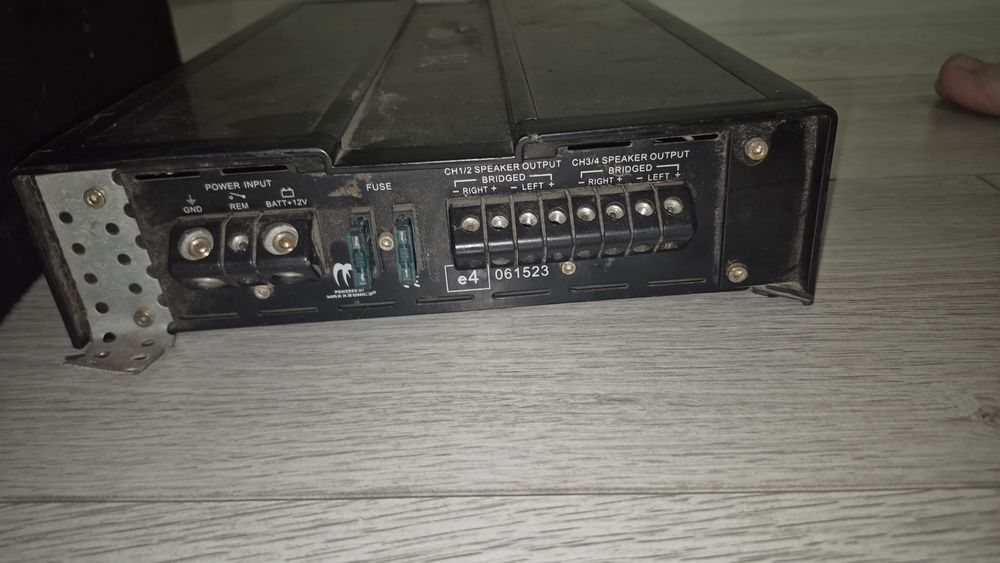 Продам сабвуфер + усилок