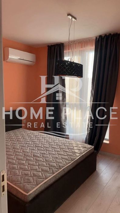 ПАРКОМЯСТО ! Тристаен апартамент под наем - Център