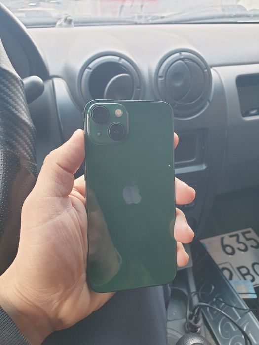 Продам Айфон 13 128