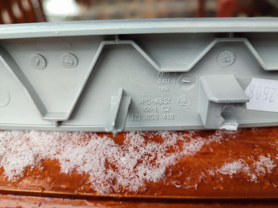 Rama / trim bloc lumini si torpedou Skoda Octavia 2