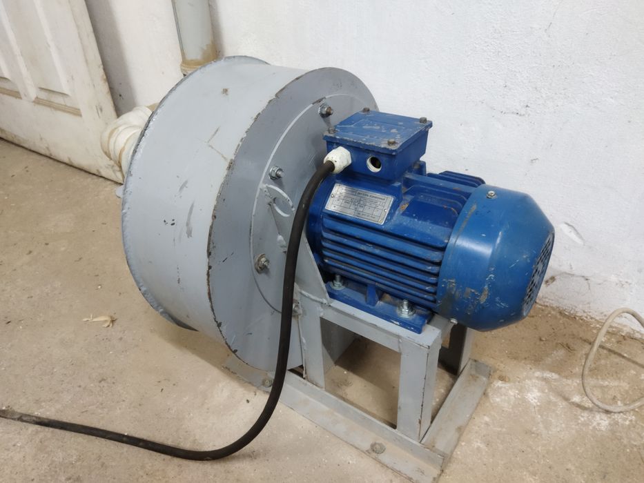 Фрезерный станок с ЧПУ 1500х2500 мм