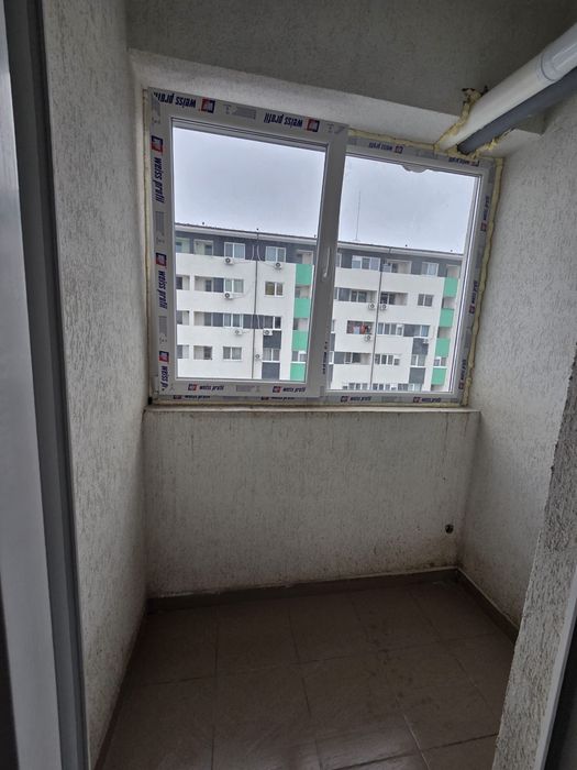 Inchiriez garsoniera decomandata nemobilata