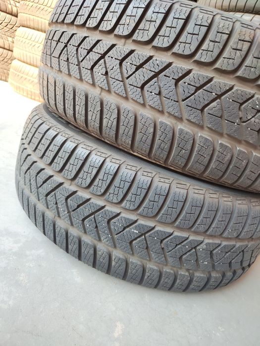 2 бр зимни 225/55/17 Pirelli