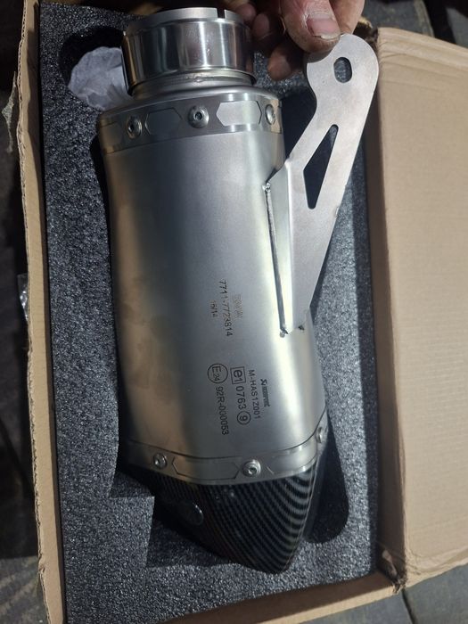 Спортно гърне AKRAPOVIC HP за мотор 600, 750 и 1000cc