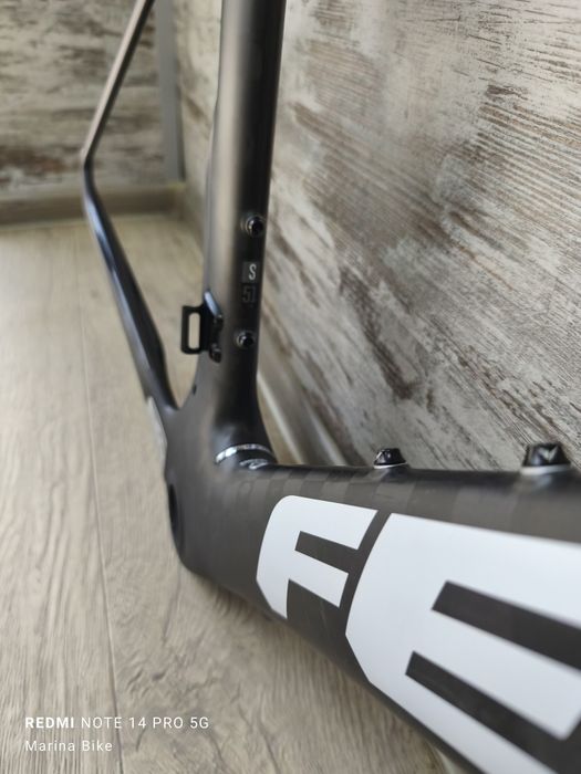 НОВА карбонова шосейна рамка Felt AR FRD | 51