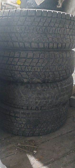 Продам комплект шин R16