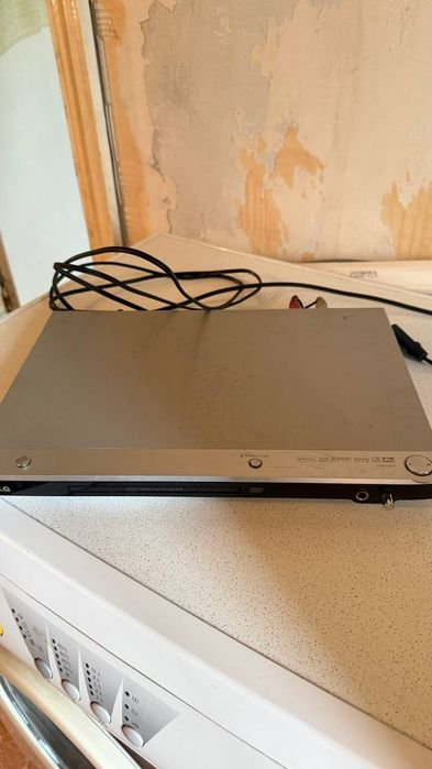 Видеопроигрыватель LG DGK684X