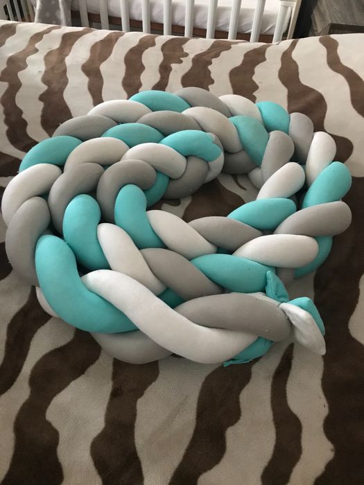 Vând bumper patut ( protecție laterala patut) 2,8 m lungime.