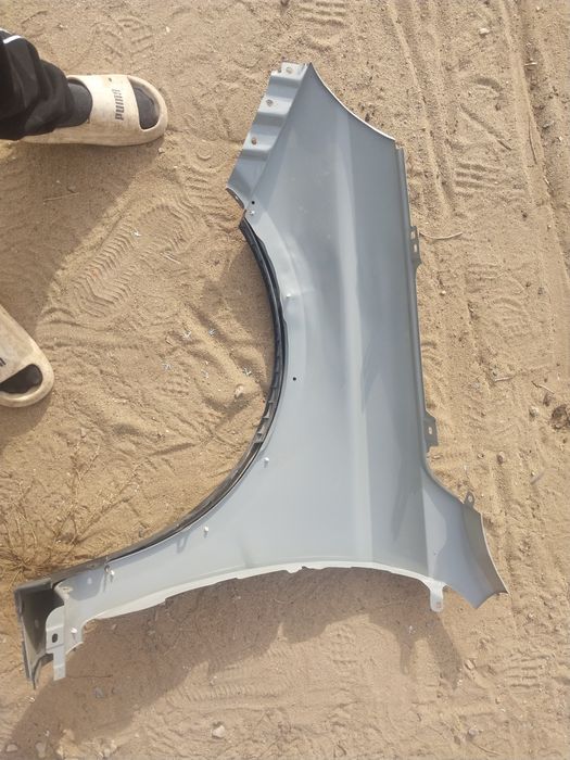 Продам крыло от лада Веста кросс