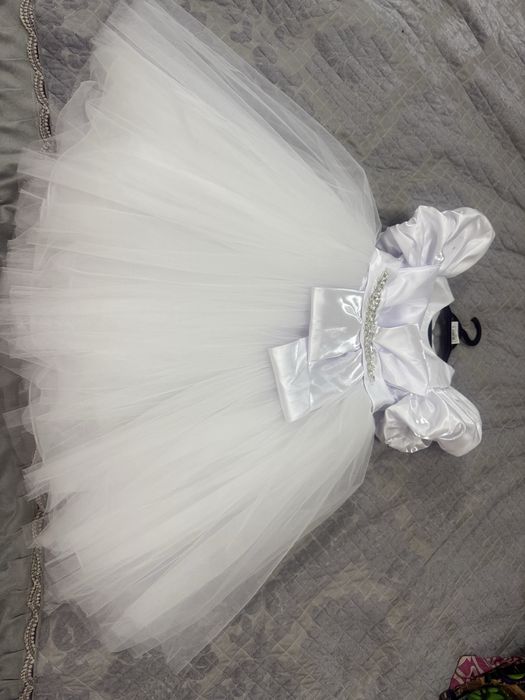 Продам белое  красивое платье