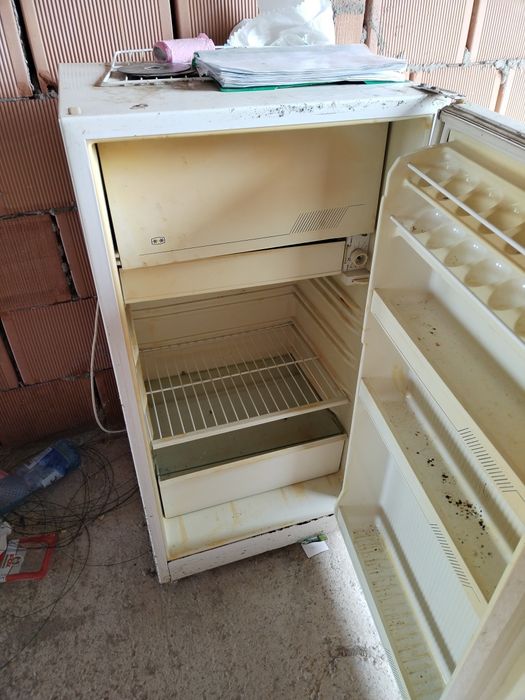 Vând frigider Arctic