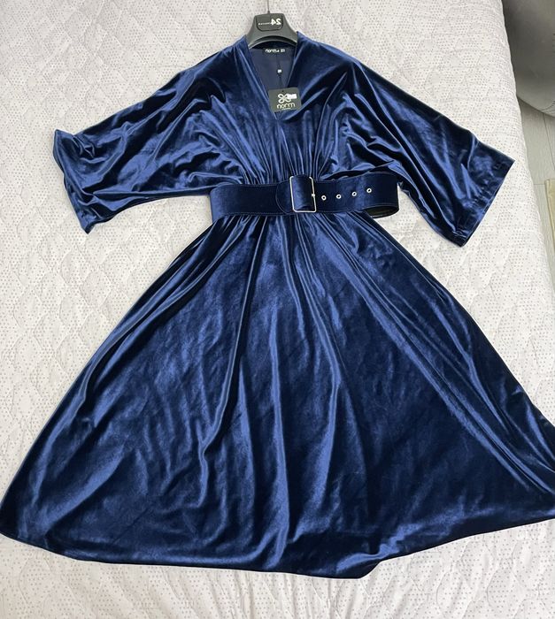 Велюровая платье