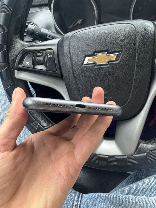 Айфон 11 , память 64