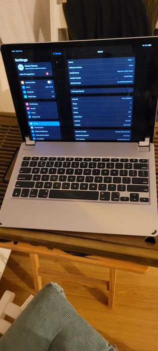 IPad Pro 12.9 inch cu tastatura