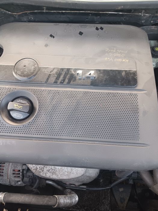 Vând golf 5 motor 1.4