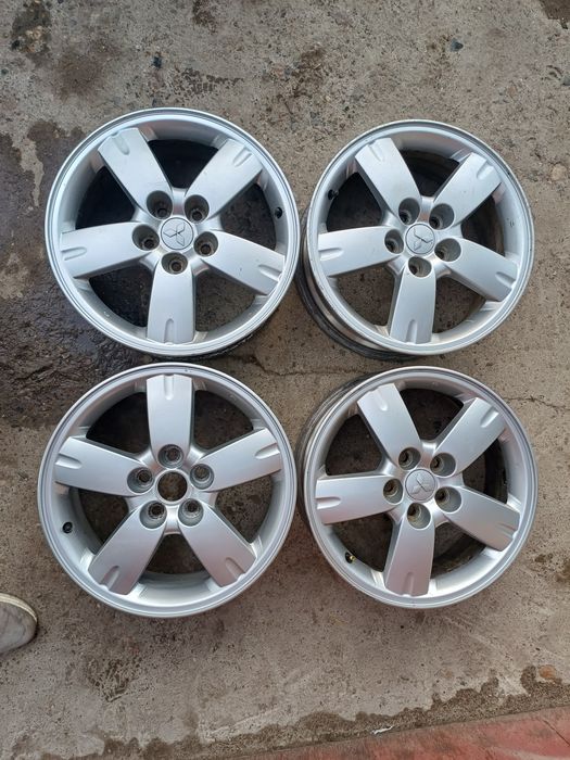 Продам оригинальные диски R17  на MITSUBISHI