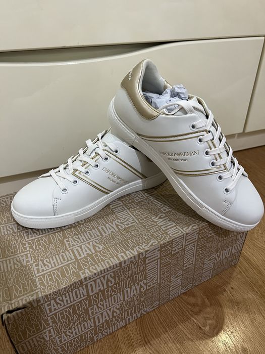 Чисто нови сникърси Emporio Armani