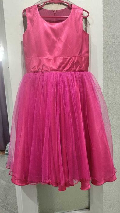 Продам детские платья