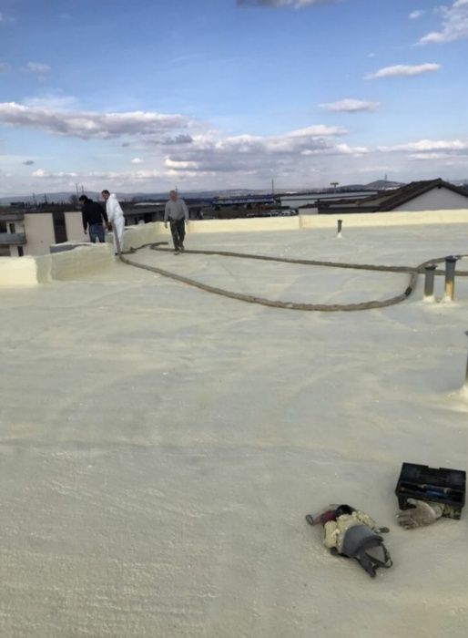 Izolatii cu spuma poliuretanica Izolatie / hidroizolatii