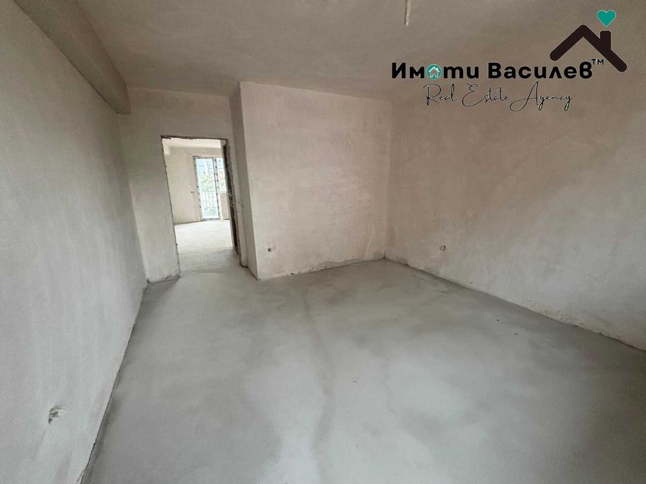 Продава се Двустаен апартамент в София, Център - 61 кв.м за 1355 €/кв.м - Снимка #1