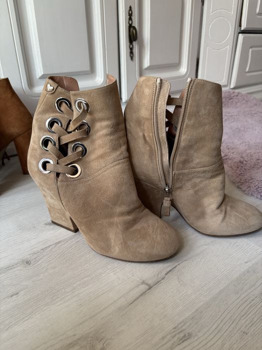 Vand ghete diverse modele/ perforate, din piele orice model 70 de lei