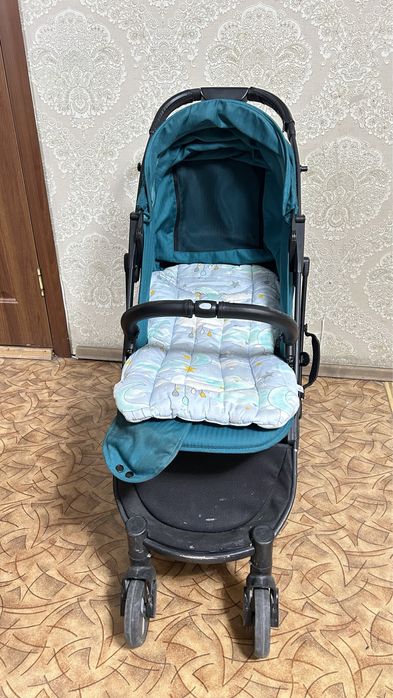 Детская прогулочная коляска