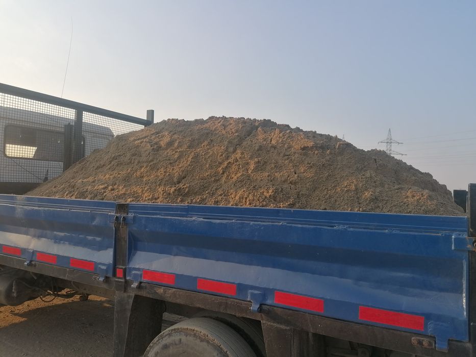 Pământ negru vegetal pietriș balast  Bazarca margaritar beton concasat